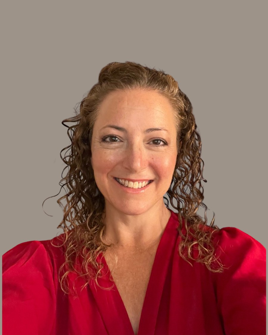 Headshot of Dina Secchiaroli, founder of DKS Educational Solutions